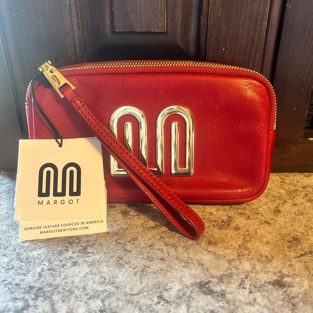 Margot Sangria Red Leather Wristlet Wallet $98‎